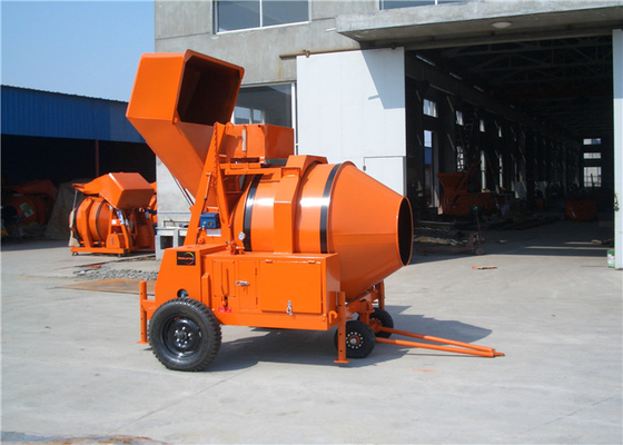 Porcellana Macchina diesel mobile di capovolgimento idraulica della betoniera del saltatore per gli impianti di miscela di calcestruzzo fornitore